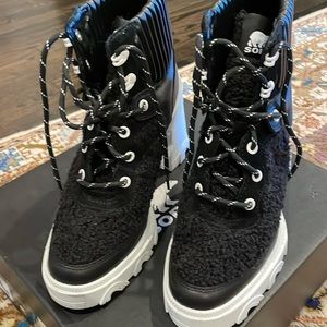 Sorel Brex heel cozy lace